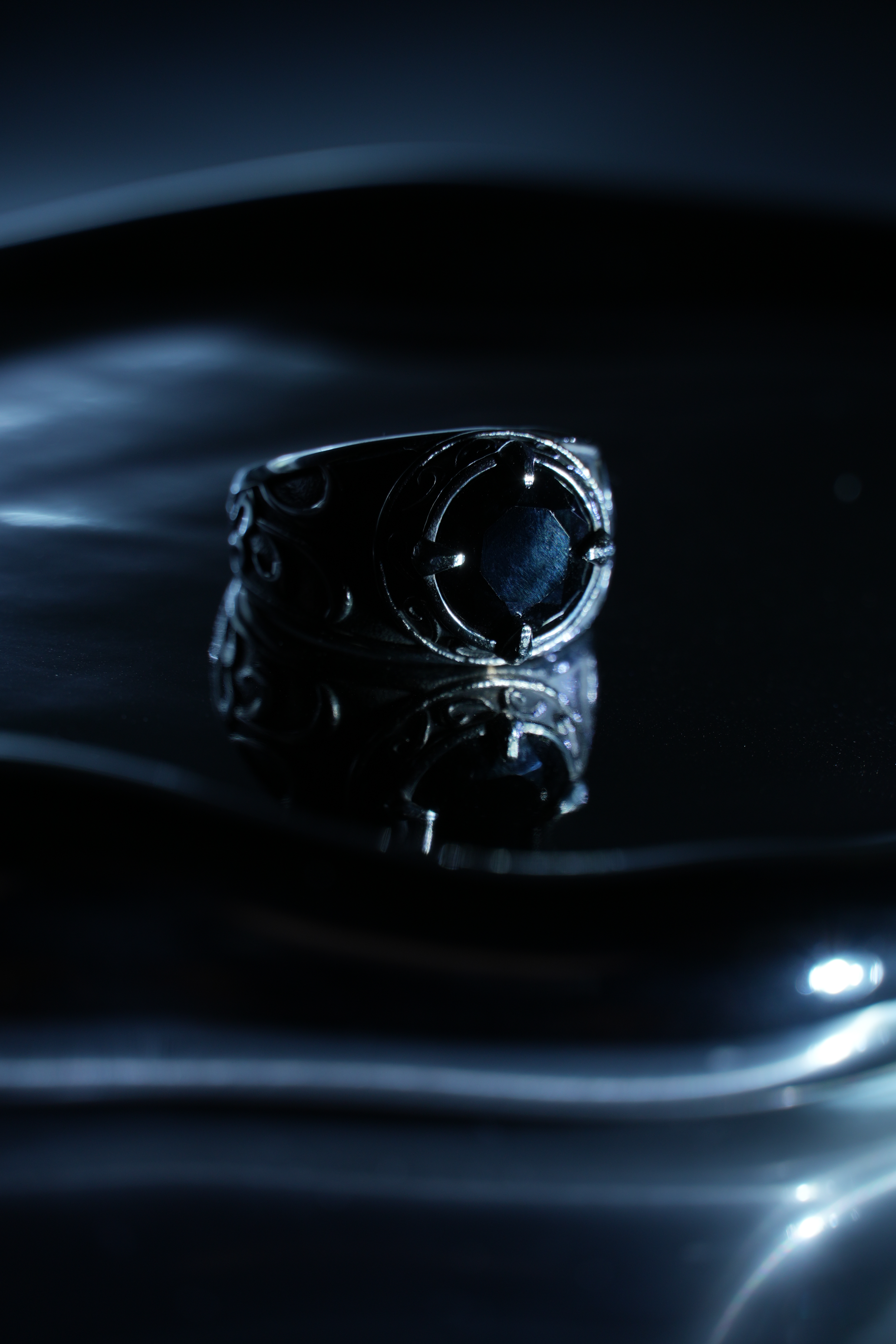 NIGHTFALL SIGNET